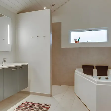 Timmi - 100m From The Sea By Interhome Ferienhaus Hals