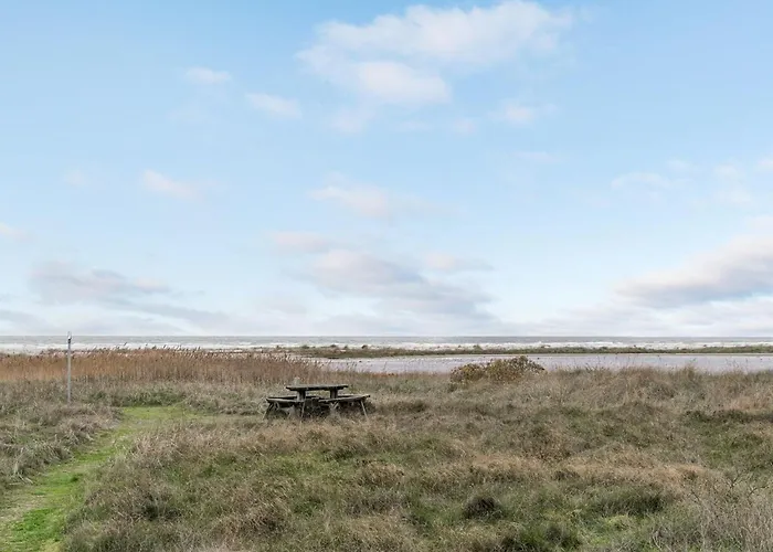 Timmi - 100m From The Sea By Interhome Халс